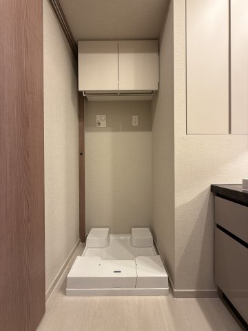 玄関　同タイプ間取りの別部屋写真です。