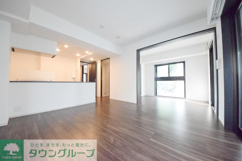 居室・リビング　同物件別部屋