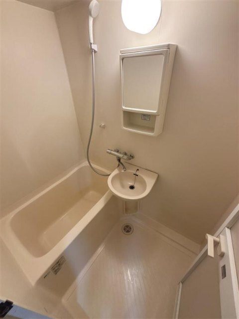 バス・シャワールーム　他の部屋参照