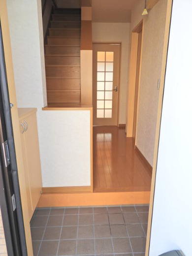 玄関　収納もある玄関です