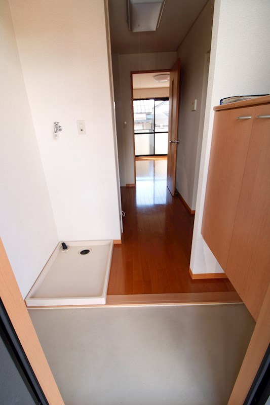 玄関　※別部屋参考写真※