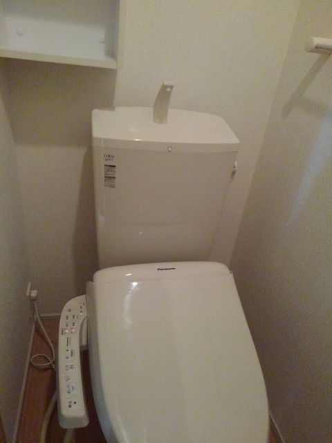 トイレ　落ち着いたトイレです