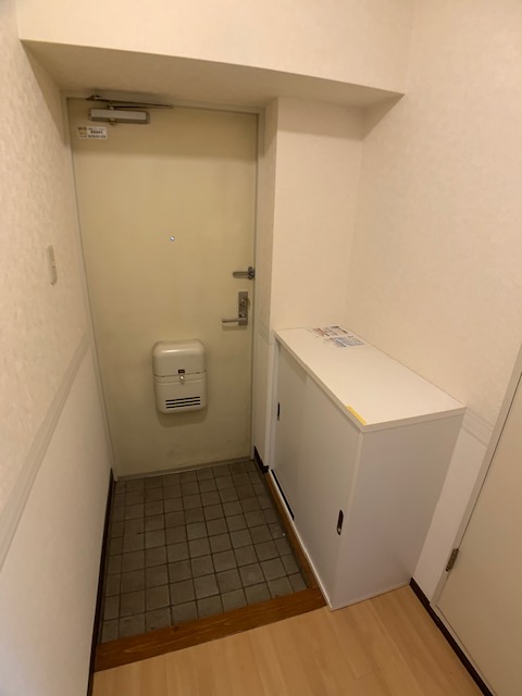 玄関　別号室の参考写真になります。