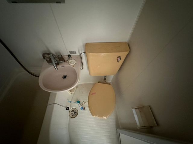 トイレ　写真は別号室になります。