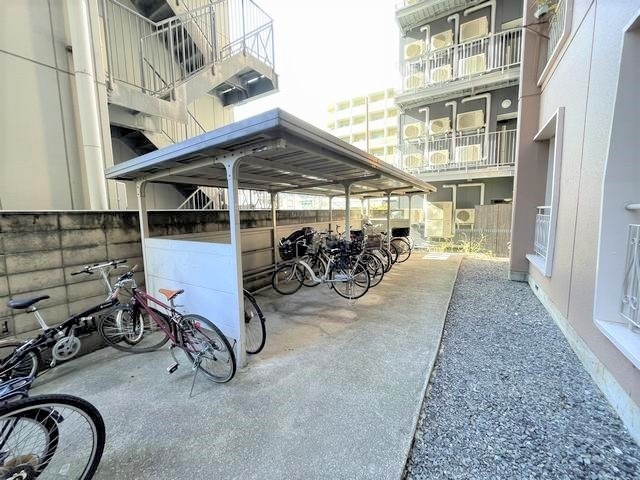 駐車場　駐輪場