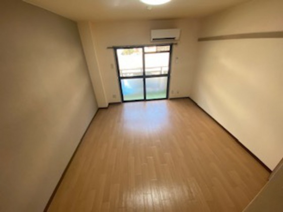居室・リビング　※別部屋の写真です