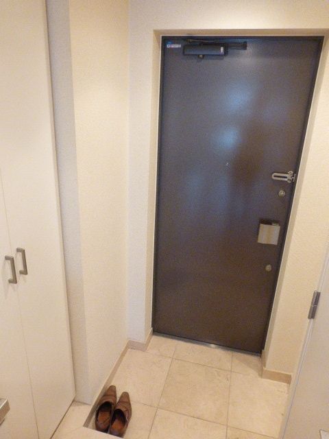玄関　★お問い合わせはタウンハウジングまで★