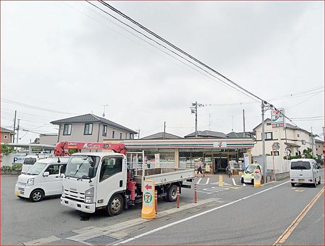 コンビニ　セブンイレブン（コンビニ）まで402m