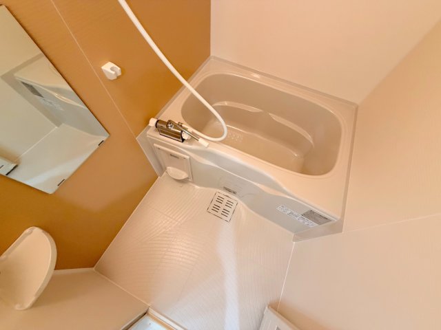 バス・シャワールーム　ゆったりと入るなら、お風呂とトイレとは別々が嬉しいですよね。