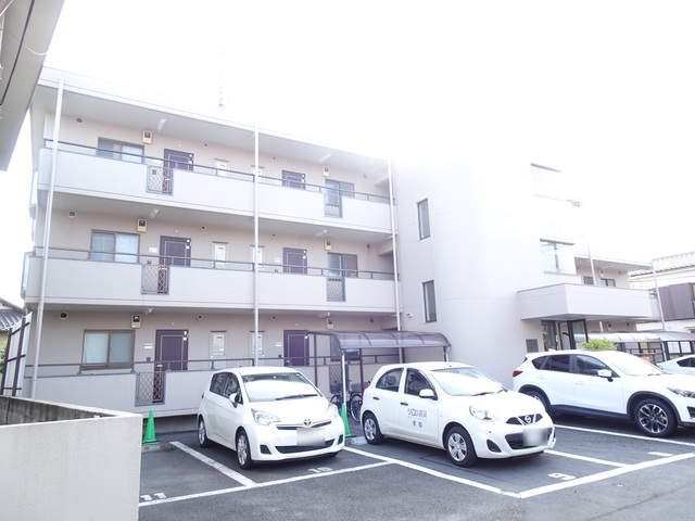 建物外観　丈夫で安心の鉄筋コンクリート造マンションです☆
