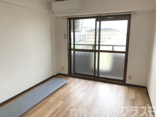 居室・リビング　明るいお部屋です♪