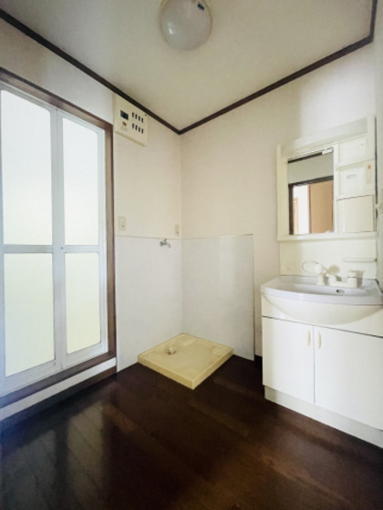洗面設備　※別部屋の写真です