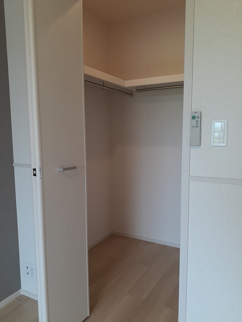 収納　ウォークインクローゼット
