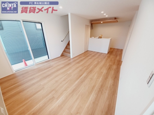 居室・リビング　同型物件別部屋のお写真です！