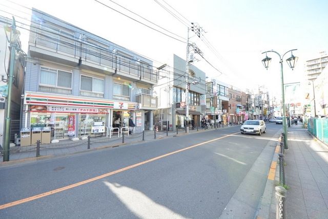 その他　駅前（その他）まで800m