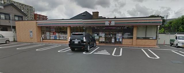 コンビニ　セブンイレブン大和中央５丁目店（コンビニ）まで390m