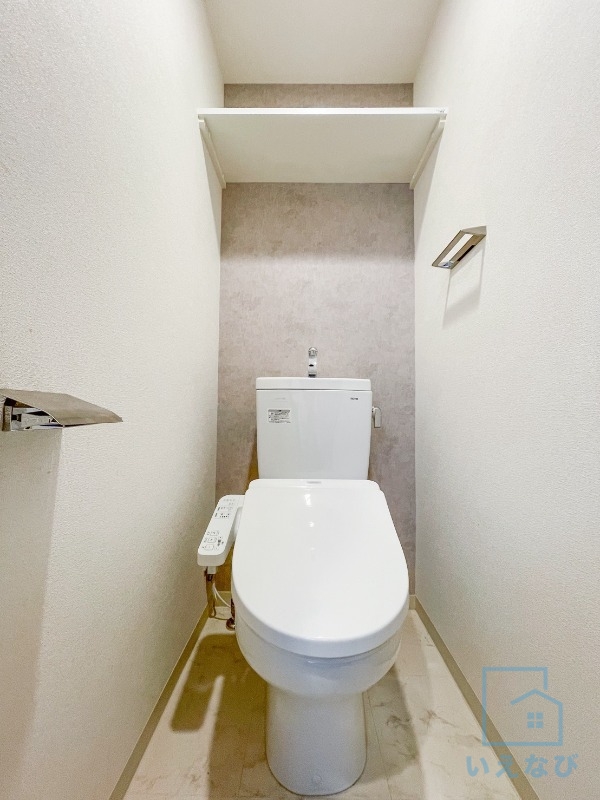 ＪＲおおさか東線 ＪＲ淡路駅 徒歩7分 8階建 築6年のトイレ写真