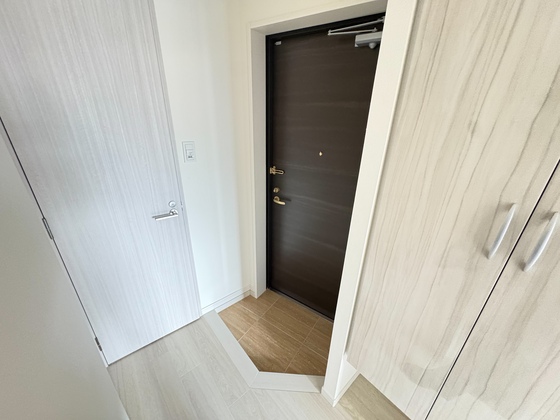 玄関　※別部屋の写真です