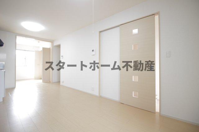 居室・リビング　こちらのリビングで趣味の時間をお楽しみください