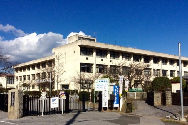 小学校　彦根市立平田小学校（小学校）まで900m
