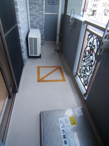 バルコニー　別のお部屋の写真になります。現況優先