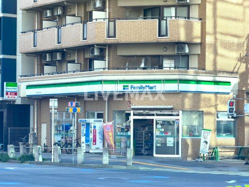 コンビニ　ファミリーマート 熱田金山南店（コンビニ）まで136m