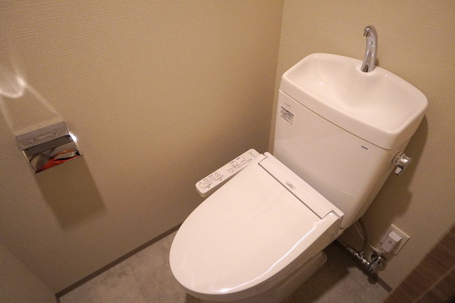 トイレ　※写真は同タイプ住戸です。