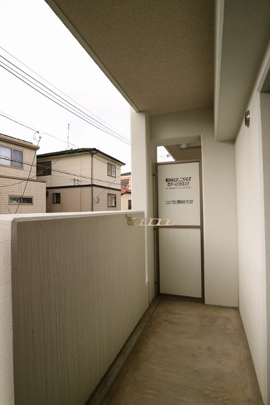 バルコニー　洗濯物はこちらへ