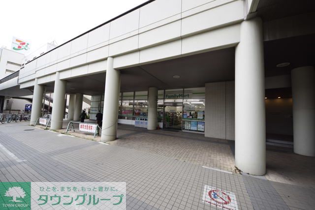 コンビニ　ファミリーマートプラウドタワー船橋店（コンビニ）まで540m