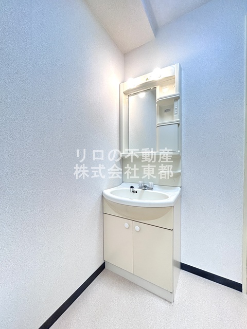 洗面設備　嬉しい洗面台は独立タイプ！