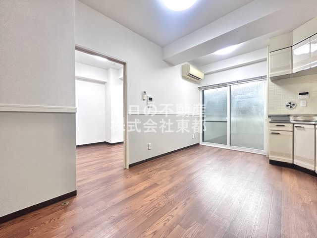 居室・リビング　明るく開放感のあるダイニングキッチンです♪
