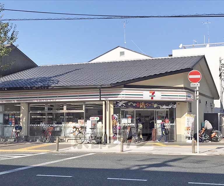 コンビニ　セブンイレブン京都北大路大宮店（コンビニ）まで350m
