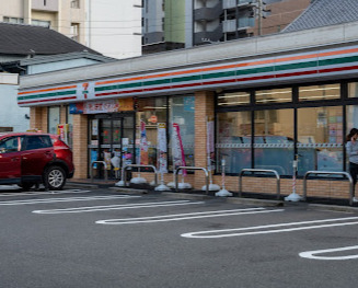 コンビニ　セブンイレブン 名古屋泉3丁目店（コンビニ）まで171m