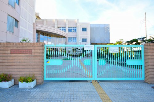 中学校　大阪市立田辺中学校（中学校）まで537m