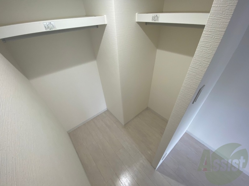 収納　寝室の収納です。部屋がすっきり片付きます。