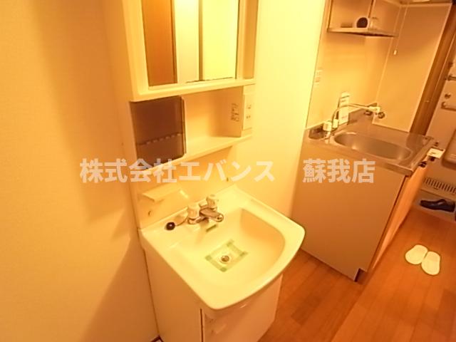 洗面設備　独立洗面化粧台付き