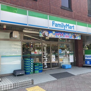コンビニ　ファミリーマート 自然教育園前店（コンビニ）まで296m