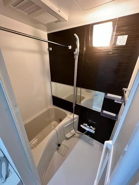 バス・シャワールーム　（別タイプ参考写真）AIR TOWER NIPPORI B棟