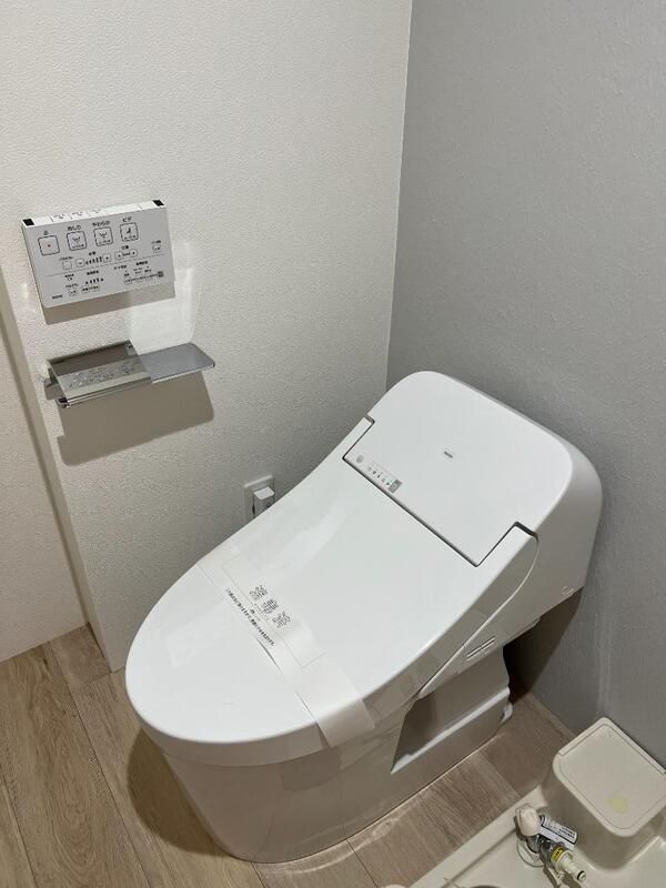 トイレ　（別タイプ参考写真）AIR TOWER NIPPORI B棟