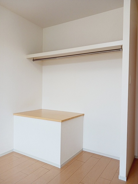 収納　服や趣味のものまで大切にしまっておける収納スペース！