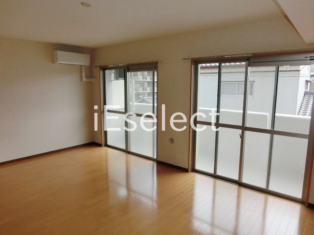 2LDK Mansion in Chuo-ku, Chiba, Chiba — photo 3 of 3