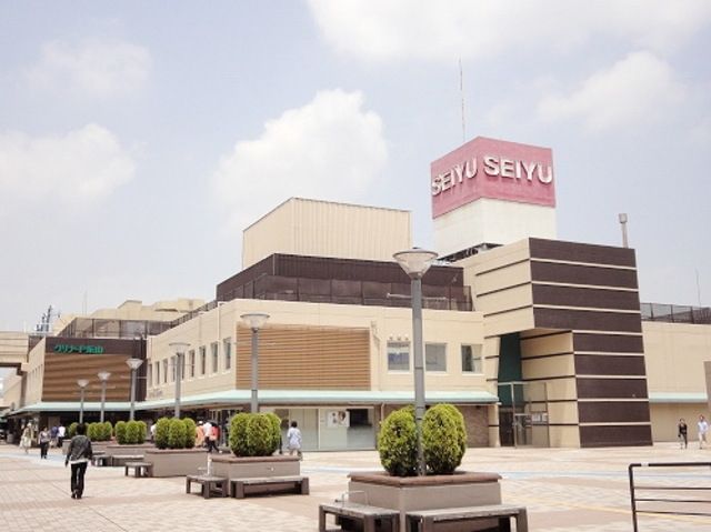 スーパー　西友（スーパー）まで883m