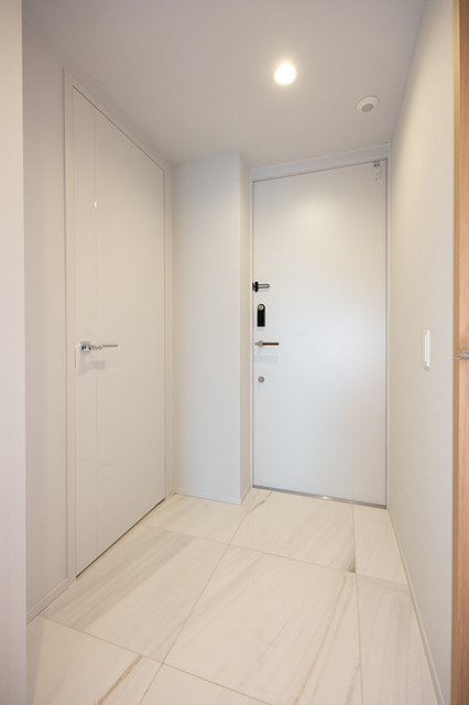 玄関　※写真は同タイプ住戸です。