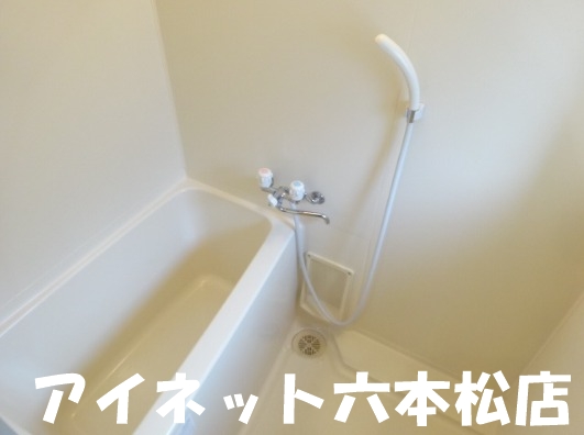 バス・シャワールーム　1日の疲れを流しましょう。