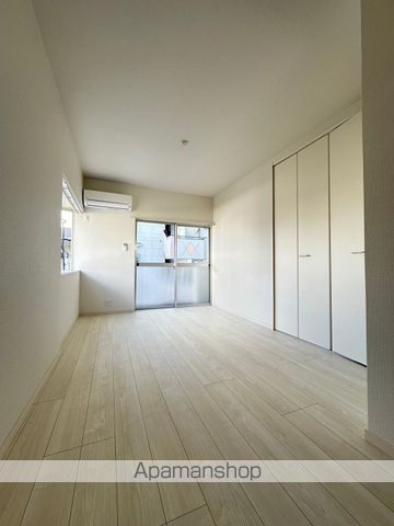 ハイツ山本の居間写真