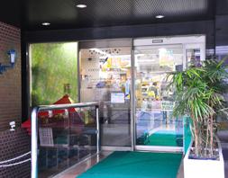 スーパー　ココスナカムラ麹町店（スーパー）まで237m