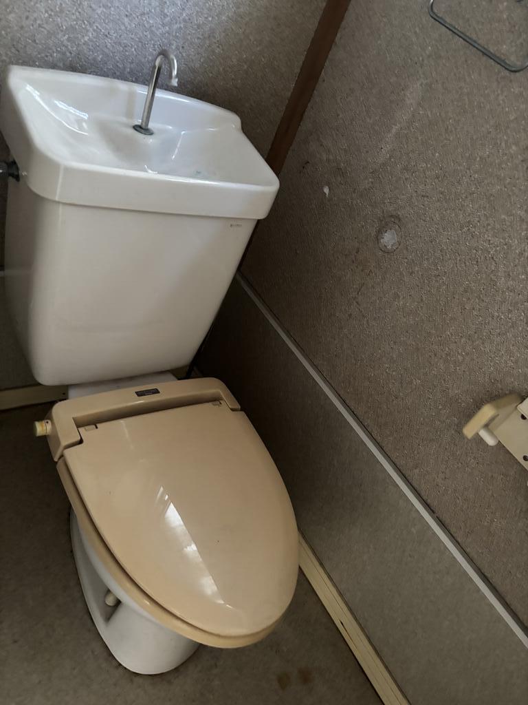 小川新町戸建のトイレ写真