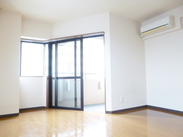 その他部屋・スペース　8帖近いリビングが魅力的♪