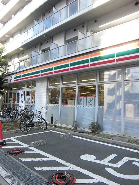 コンビニ　セブンイレブン（コンビニ）まで225m