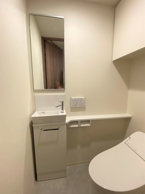 トイレ　※写真は同タイプ住戸です。